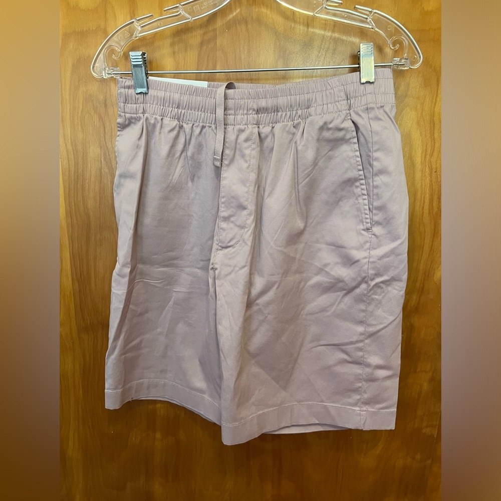 Uniqlo NWT Men’s pink casual shorts size: medium